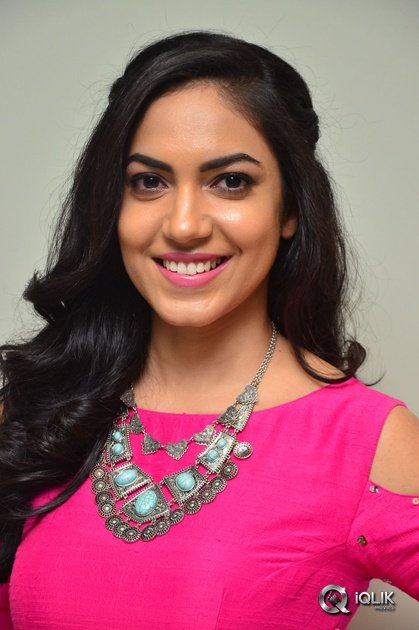 Ritu-Varma-At-Pelli-Choopulu-Movie-100-Days-Function